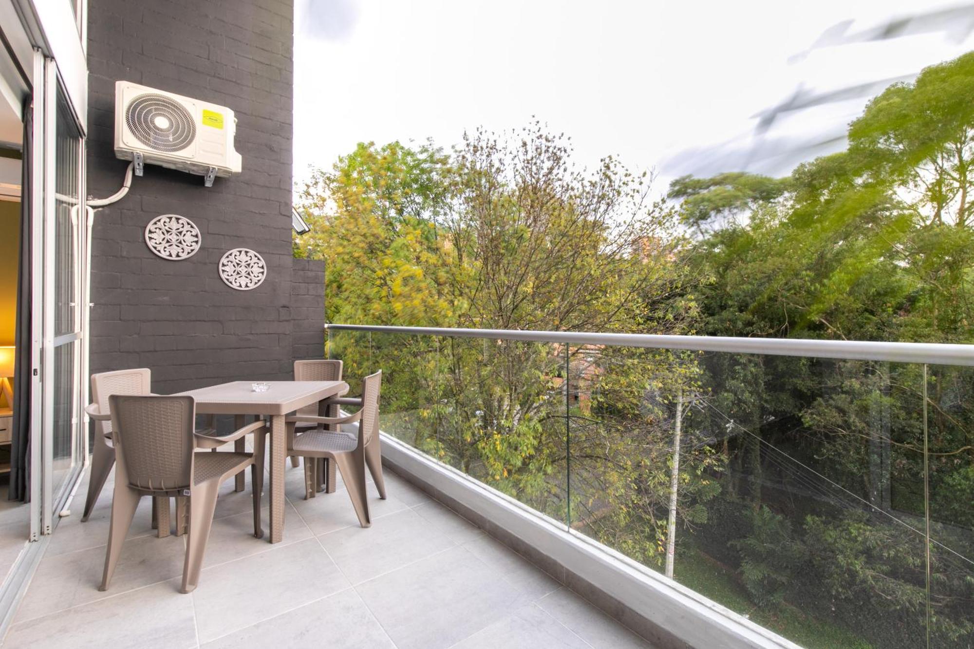 Apartamentos Borbon Suites Medellín Exterior foto